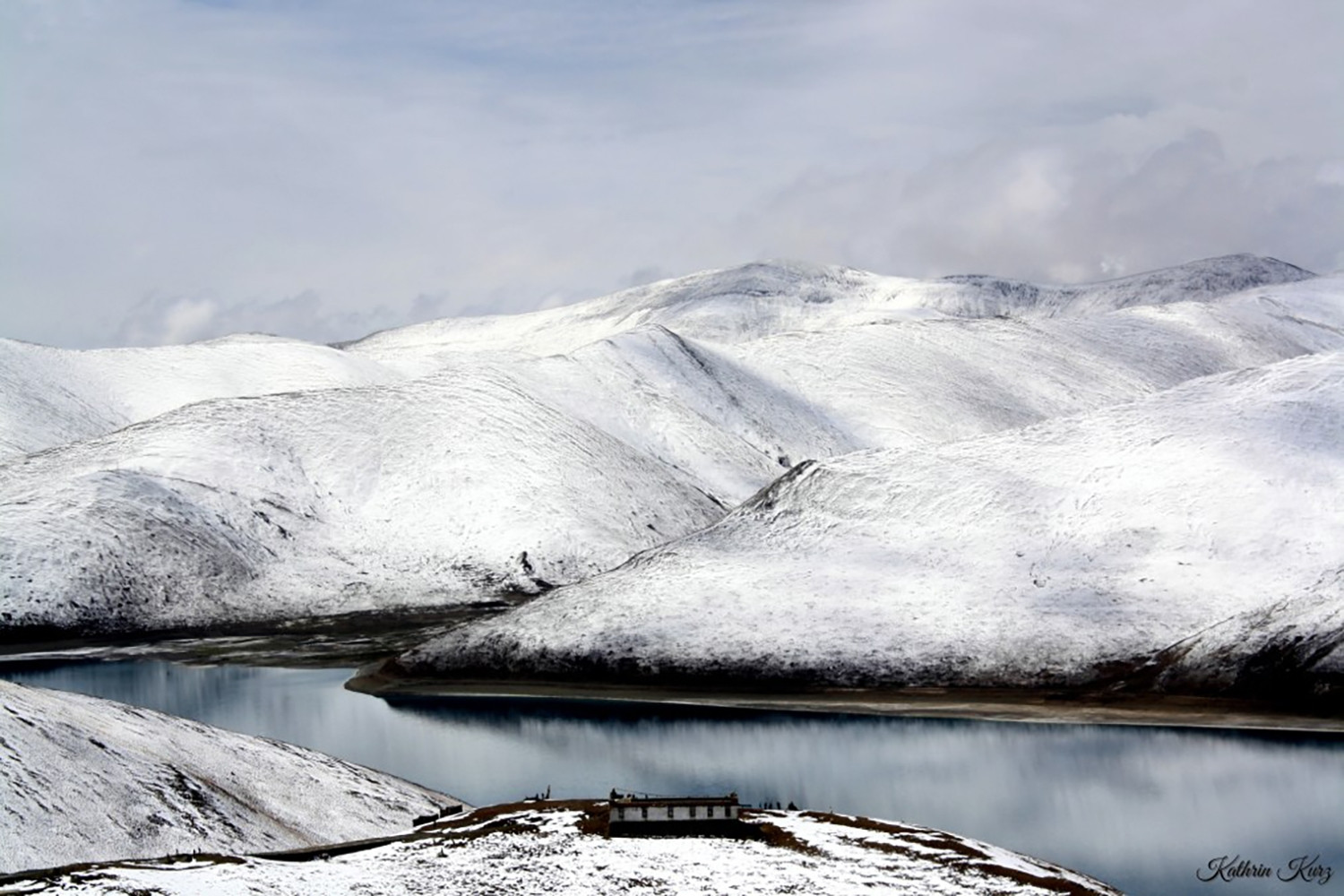 Tây Tạng phủ tuyết trắng trong mùa đông. Ảnh: Pehawert.