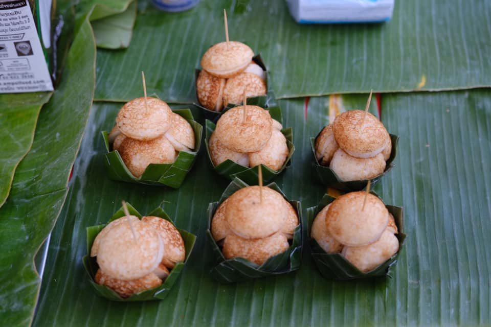 Kinh nghiệm du lịch Lào - Bánh dừa