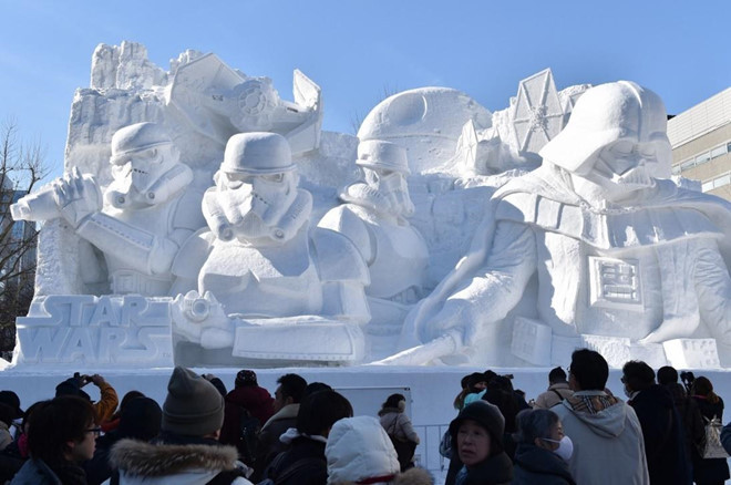 Rất nhiều các tác phẩm điện ảnh nổi tiếng được điêu khắc tại lễ hội tuyết Sapporo. Ảnh: Kazuhiro Nogi/AFP