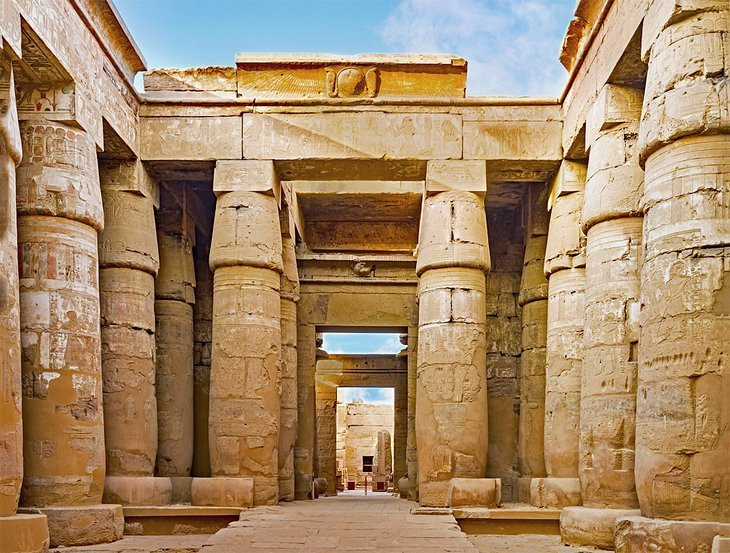Khám phá ngôi đền thiêng Karnak tại Ai Cập. Ảnh: Ferdisteyn, Planetware.