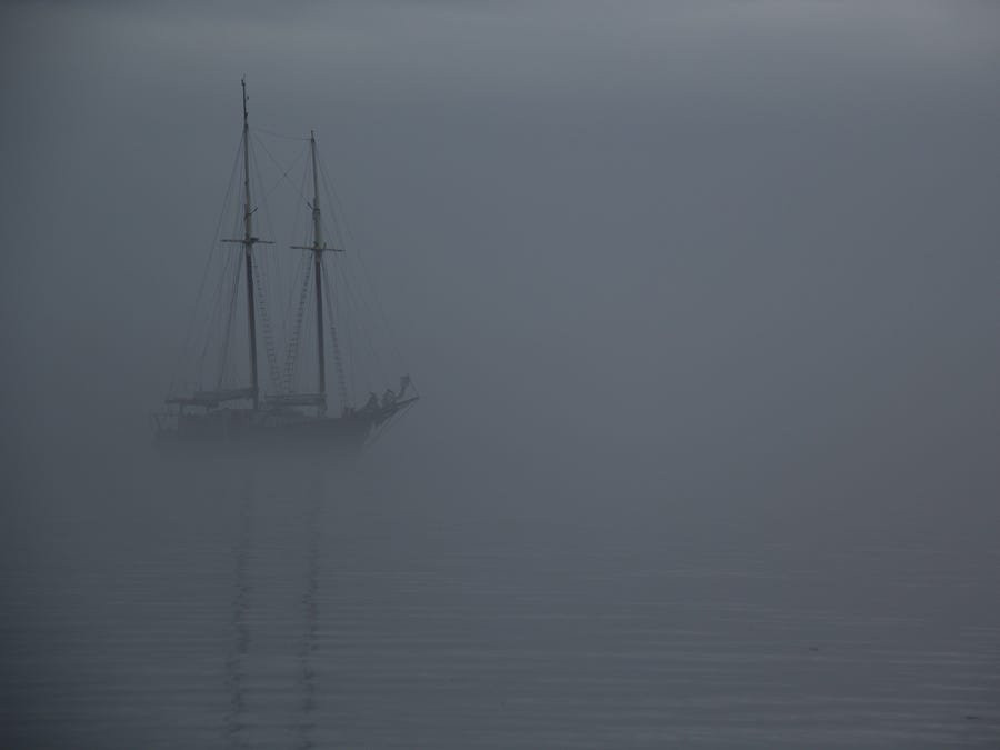 Con tàu ma ở Tam giác quỷ: Vào năm 1881, con tàu đang đi từ Liverpool (Anh) đến New York (Mỹ) Ellen Austin đi qua Tam giác quỷ Bermuda và tình cờ thấy một con tàu ma. Tàu này có kho đầy ắp hàng hóa giá trị nhưng không có người. Tàu Ellen Austin đã cố gắng kéo con tàu ma trở lại bờ, nhưng nó liên tục biến mất trên biển. Ảnh: Shutterstock.