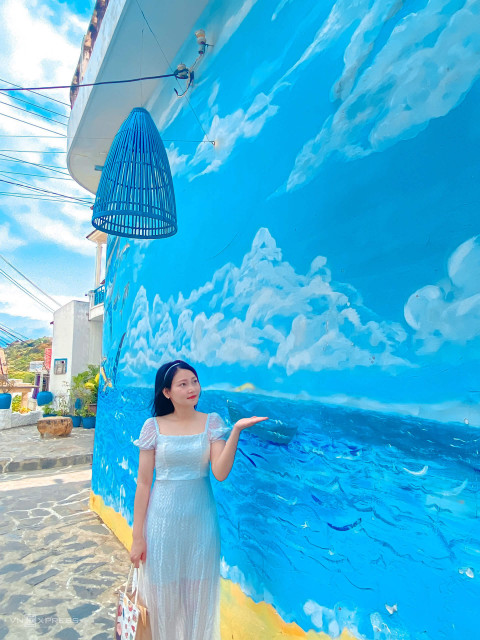 Làng chài Nhơn Lý sống động nhờ bích họa